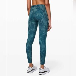 Lululemon Speed up Tight 28” Illusion Tidal Teal Bermuda Teal Size 4